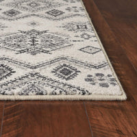 7'10" x 11'2" Polypropelene Ivory-Grey Area Rug