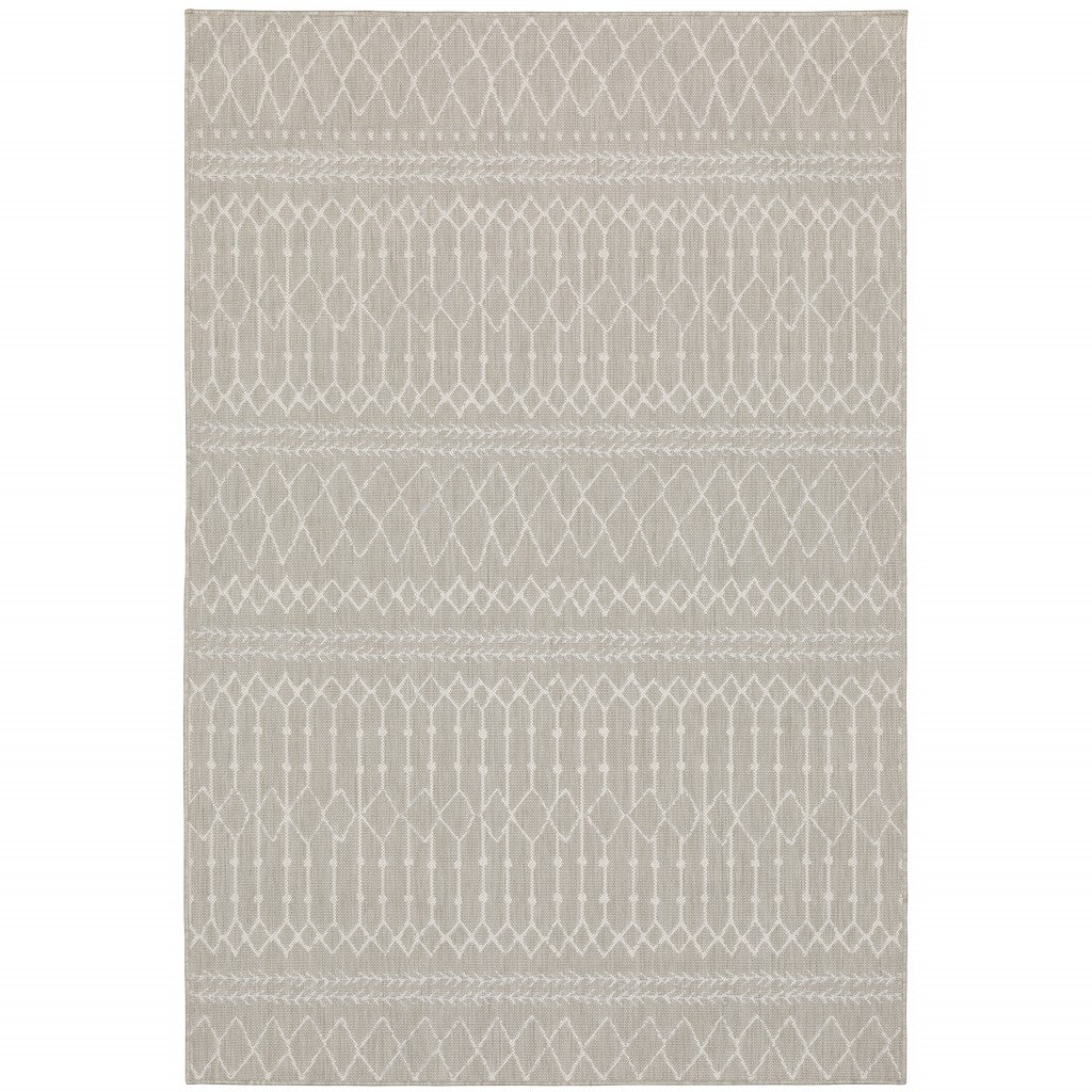 5’x7’ Gray and Ivory Geometric Indoor Outdoor Area Rug