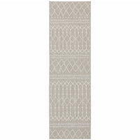 2’x7’ Gray and Ivory Geometric Indoor Outdoor Runner Rug