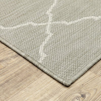 2’x7’ Gray and Ivory Trellis Indoor Outdoor Runner Rug