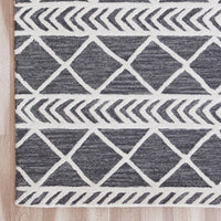 5’ x 7’ Gray and White Geometric Stripes Area Rug