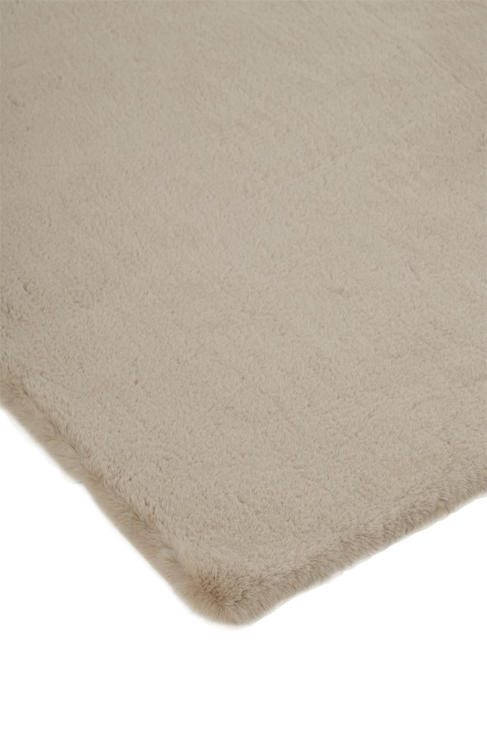 4' X 6' Tan Shag Area Rug